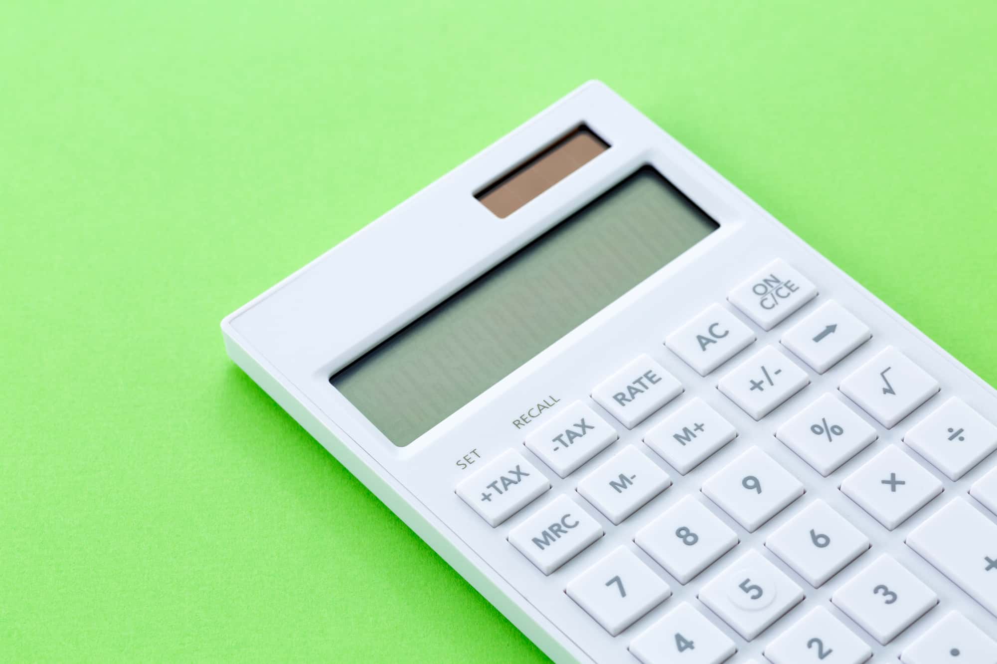 前歯のインプラント治療にかかる費用のイメージ