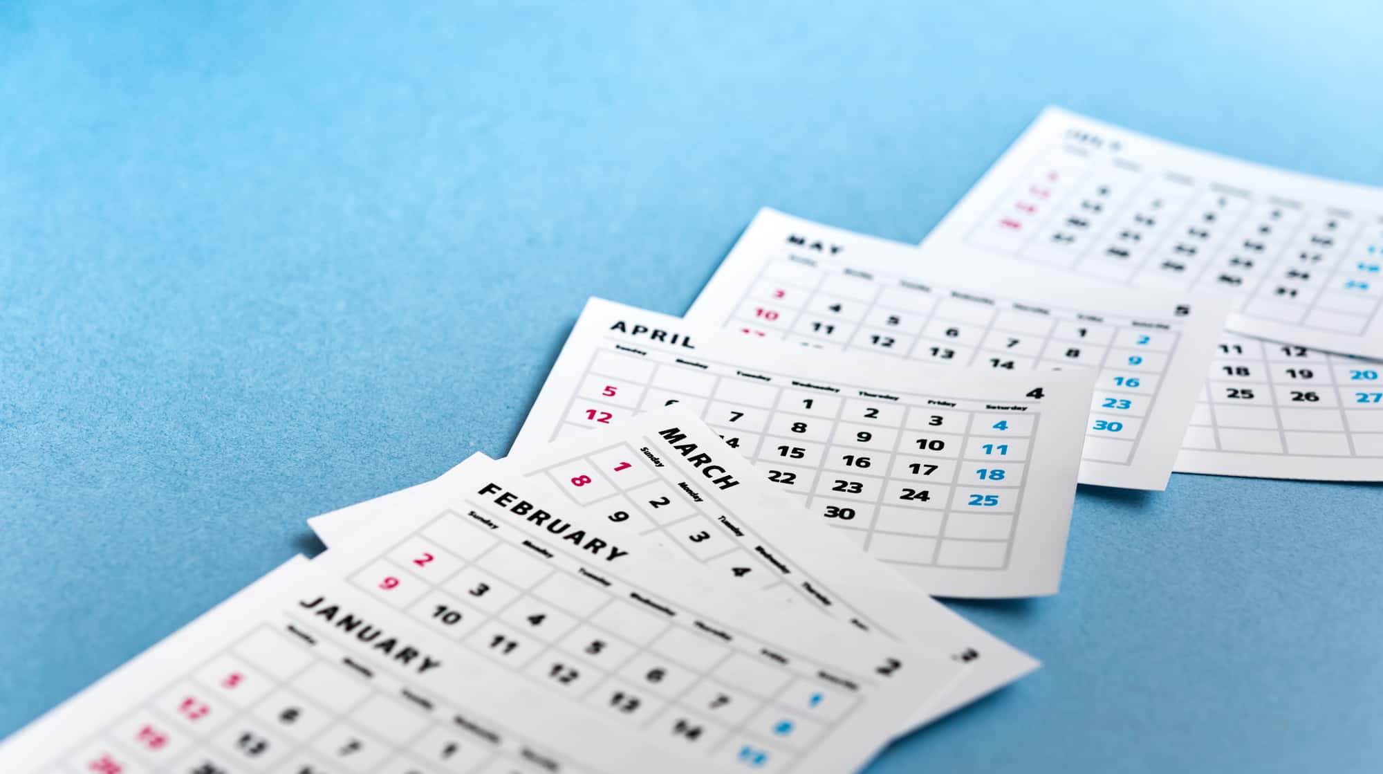 前歯のインプラント治療にかかる期間のイメージ